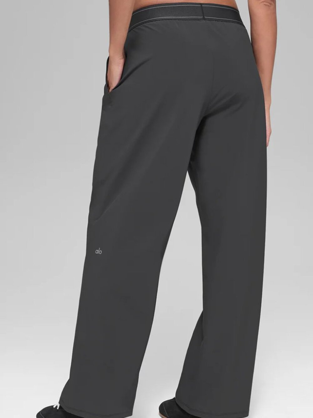 NWT ALO Yoga Women's Dark Grey Suit Pants  Comfortable Fit🏃‍♀️Regular Size 🛋️ - Picture 6 of 7